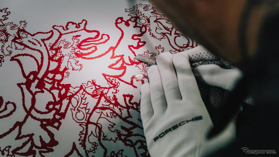 「手描きのライオン」に700時間、ポルシェのルクセンブルク進出75周年記念車がすごい