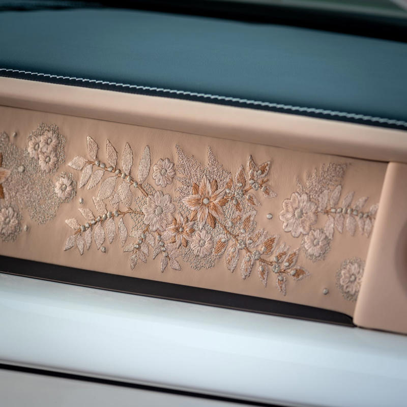 Rolls-Royce Phantom Dentelle Is Adorned with Delicate Embroidery