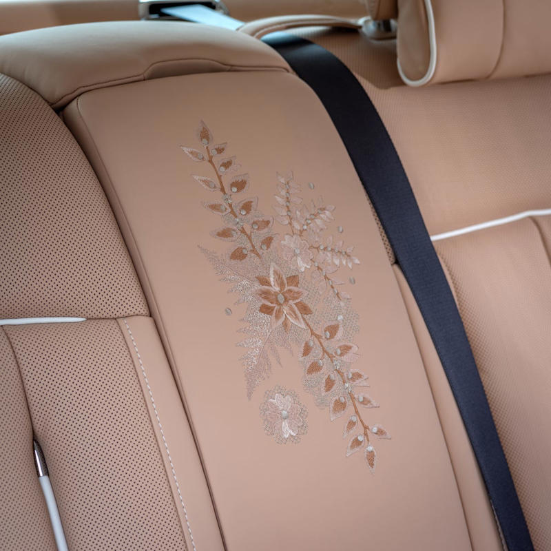 Rolls-Royce Phantom Dentelle Is Adorned with Delicate Embroidery
