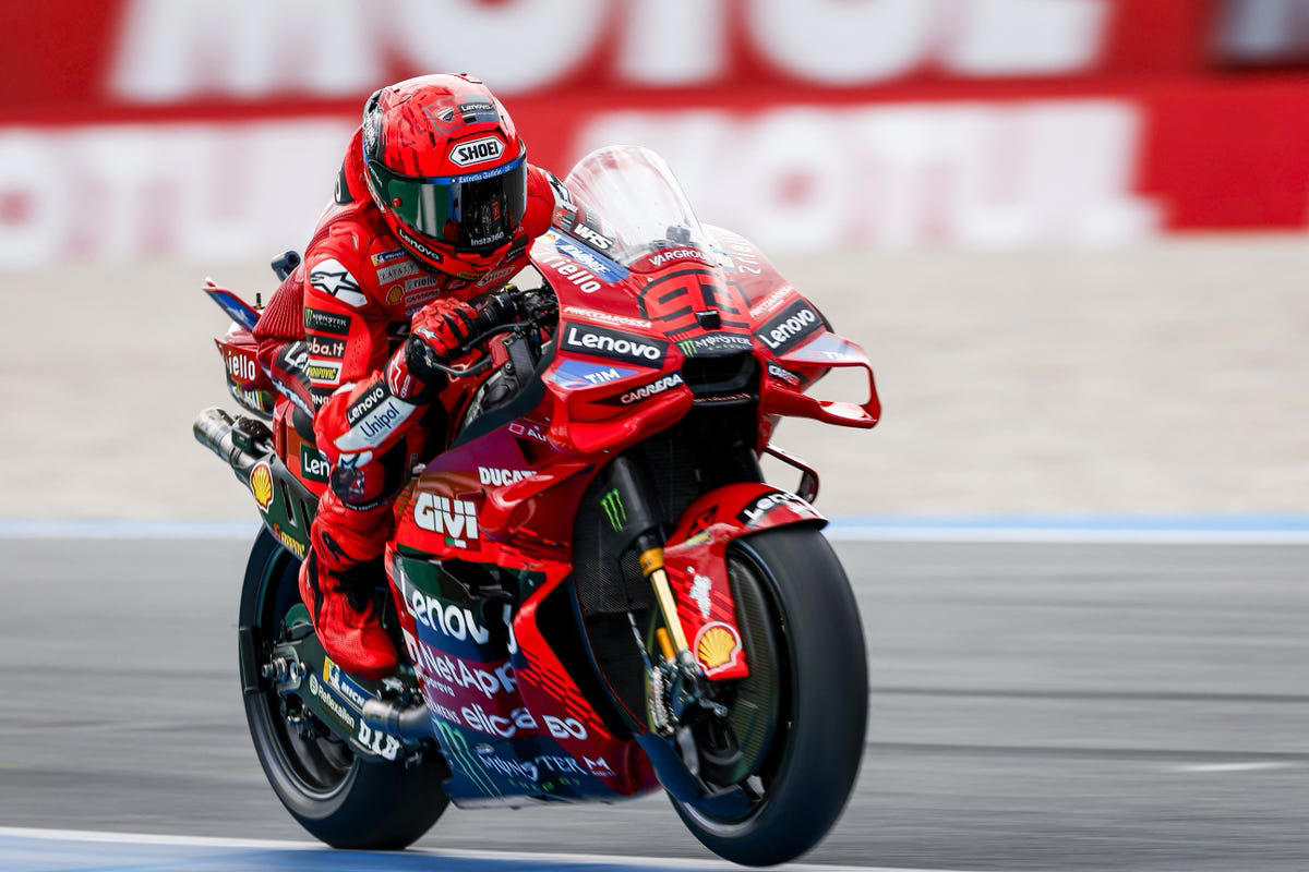 Marc Márquez responde al "favoritismo" de Pecco Bagnaia con Ducati en el GP de Alemania: "Aquí me he caído"