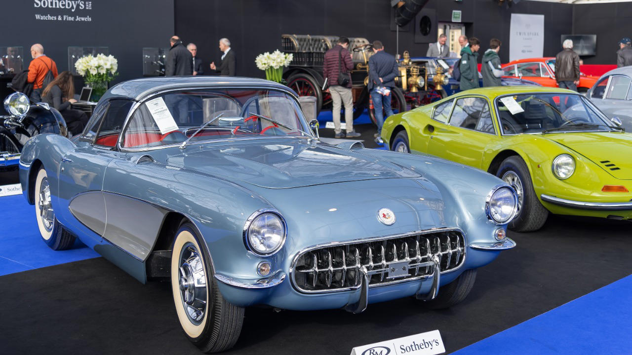 Early Corvette C1 roadsters with genuine style