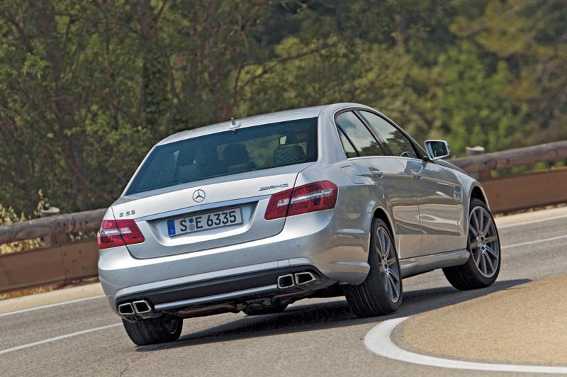 大きな話題となったメルセデス・ベンツ E63 AMGのエンジン変更【10年ひと昔の新車】