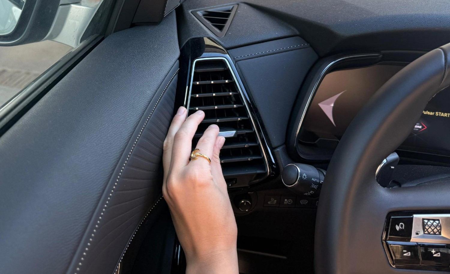 El error que todos cometen con el aire acondicionado del coche (y cómo evitarlo)