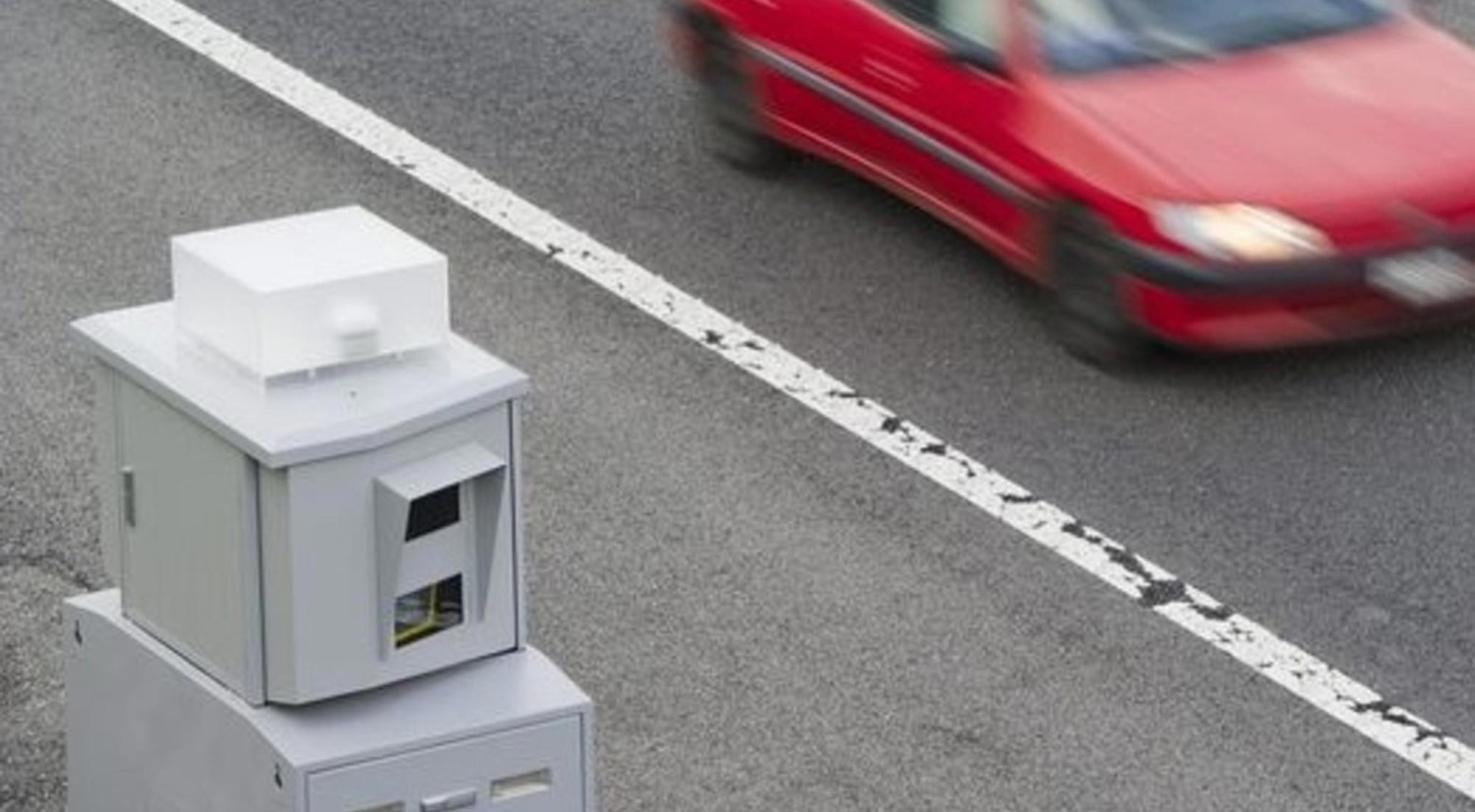 ¿Cómo recurrir una multa de un radar? Esta abogada no piensa pagarla porque ha encontrado un vacío legal: se fijó en este detalle