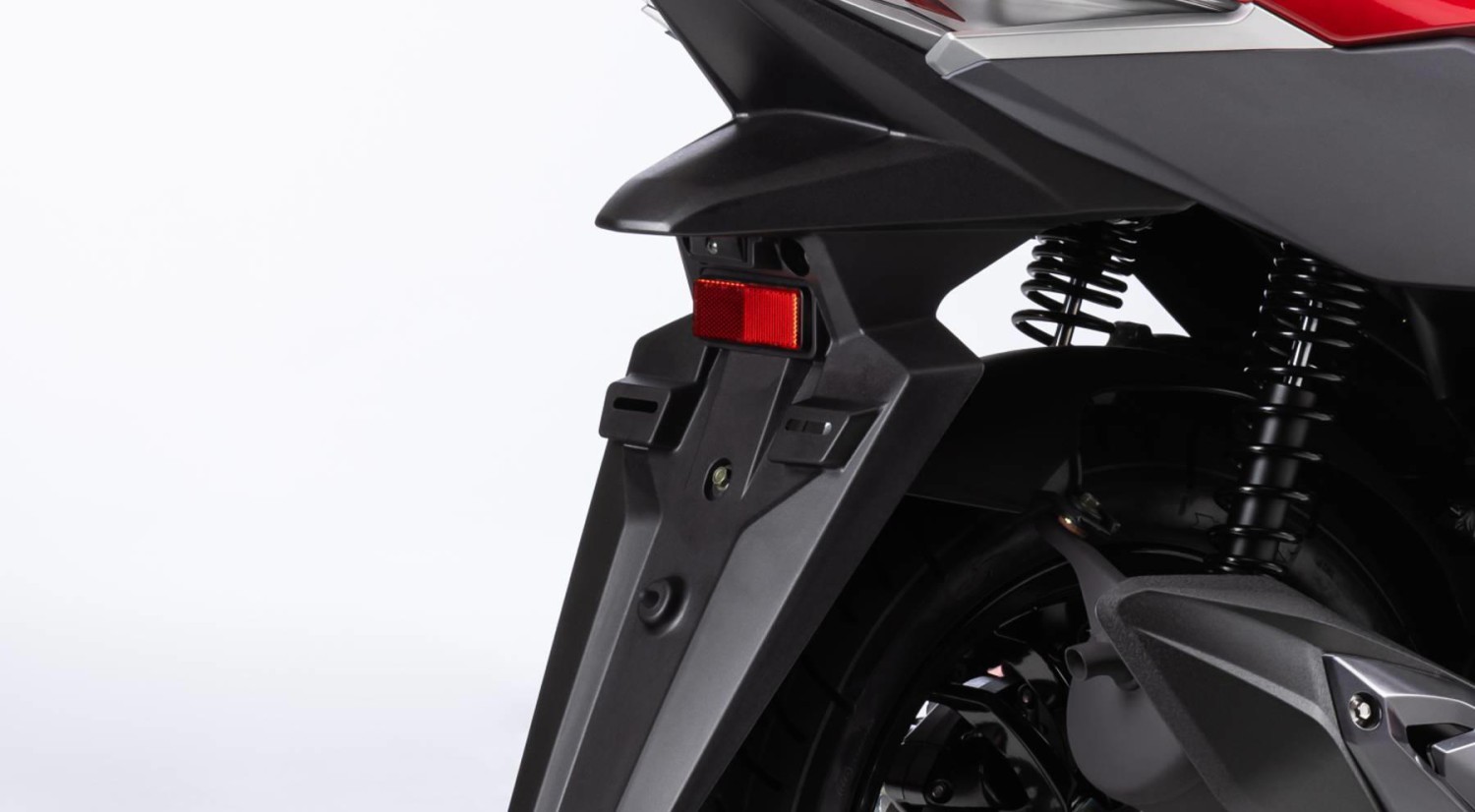 La pequeña pieza del coche que puede te puede costar la ITV