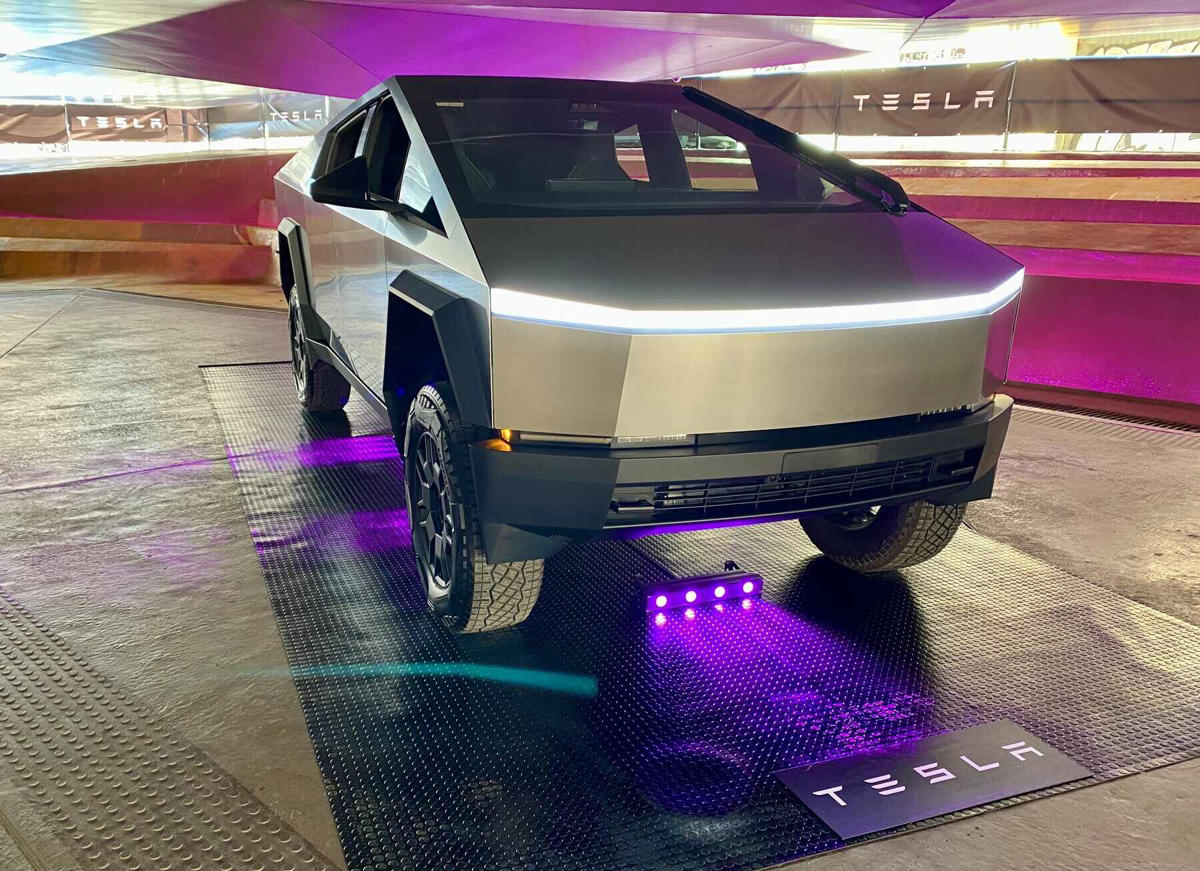 El Cybertruck de Elon Musk ha sido visto en Madrid, aunque no está autorizado para circular por España