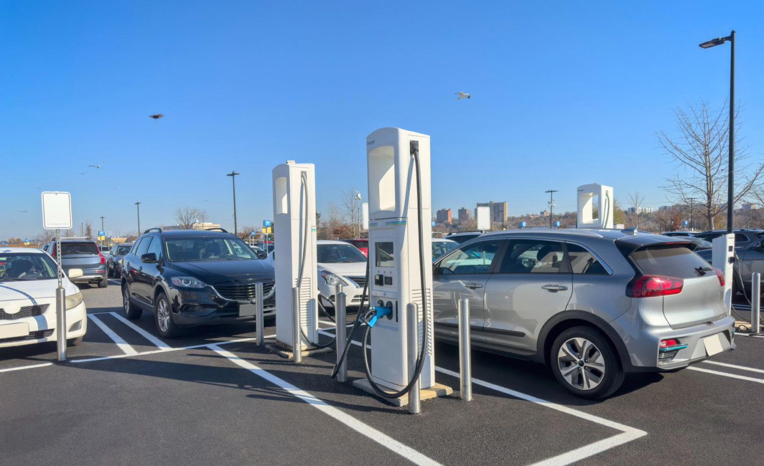 Furia en las redes sociales por lo que hacen en China con los coches eléctricos: es muy difícil de entender