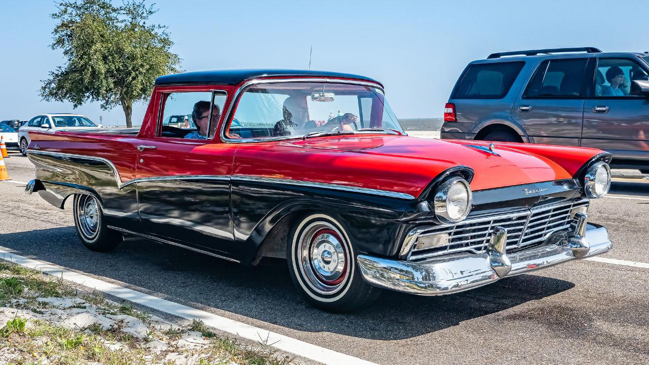 Ford, Ford’s 1957 Fairlane 500 tried to balance style and sales and mostly did