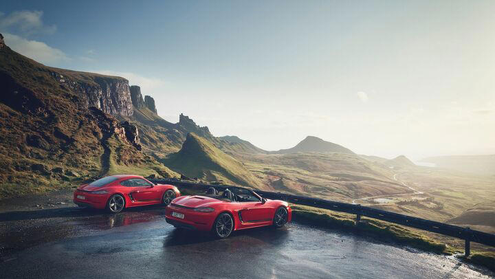 Porsche accused of turning service into a dealer monopoly