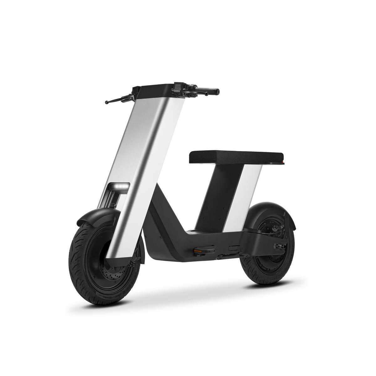 We Test 4 Top E-Bikes—and One of Them a Trike!