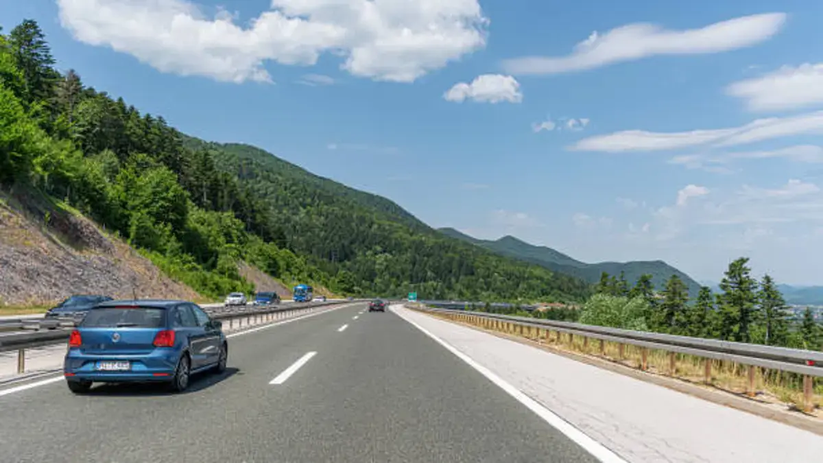 Ni 80 ni 120: la DGT confirma a qué velocidad gastarás menos combustible
