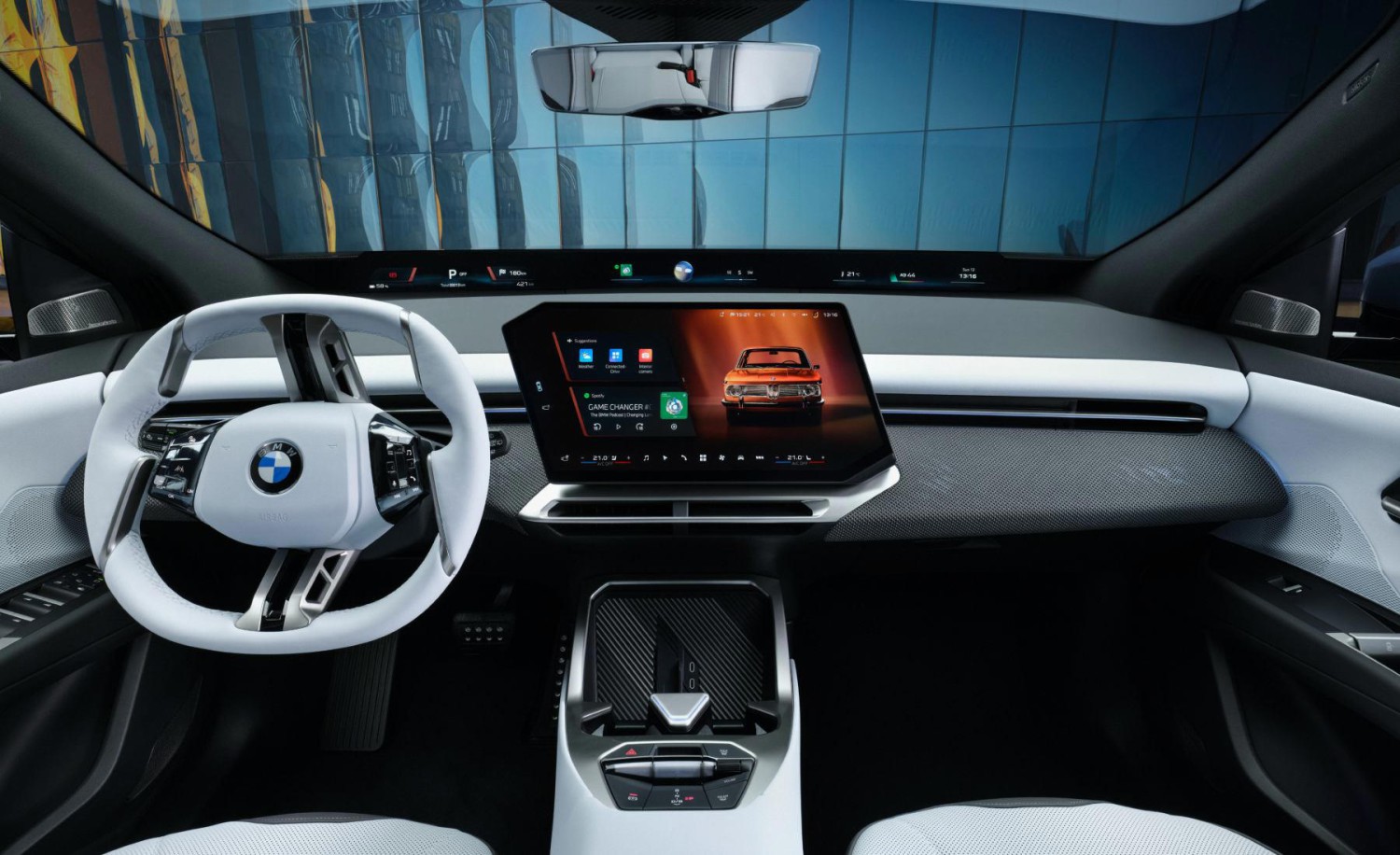 El BMW iX3 será el nuevo Safety Car del Real Madrid y estrena en el Bernabéu la era Neue Klasse