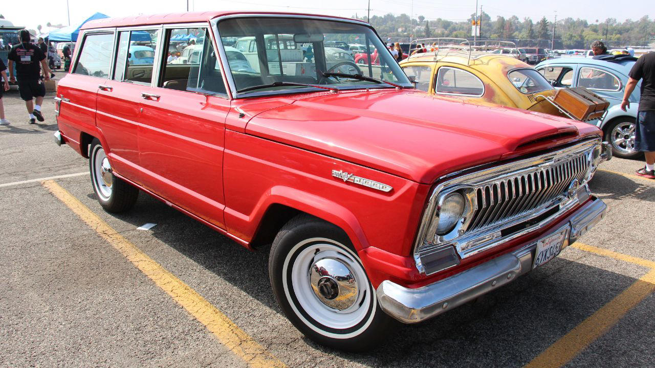 Jeep, At a glance, the 1976 Jeep Wagoneer showed trucks could be comfortable