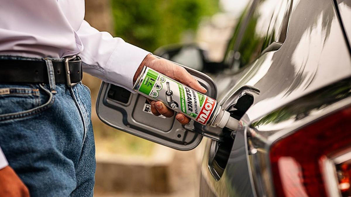 Ahorra gasolina y limpia el motor: este aditivo es imprescindible para mantener tu coche