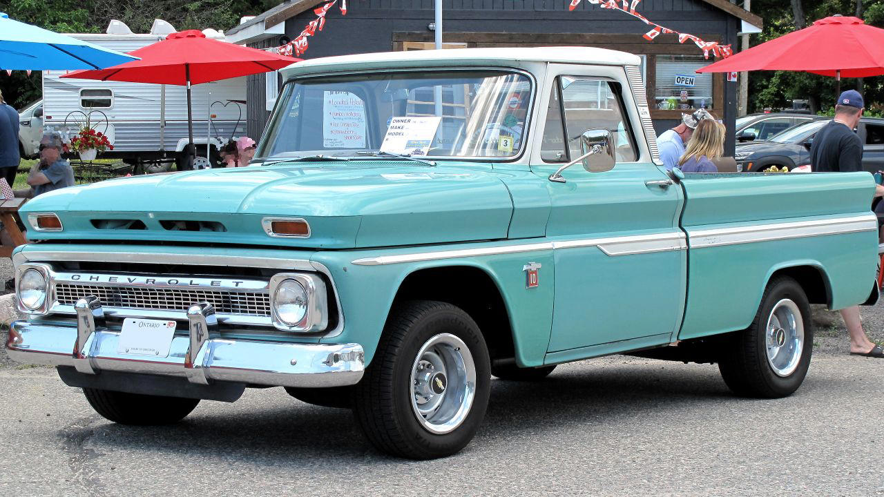 Chevrolet, The 1964 Chevrolet C10 helped shape the modern pickup formula