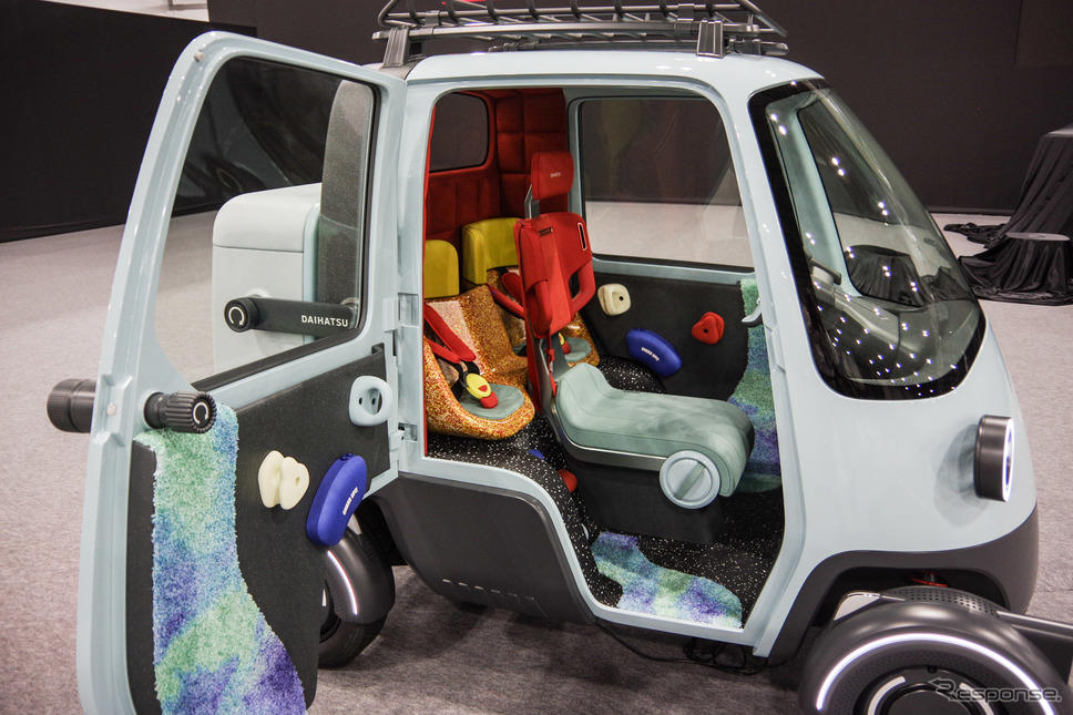 ダイハツらしさ全開！自転車以上、軽自動車未満の『ミゼットX』が楽しすぎる…ジャパンモビリティショー2025