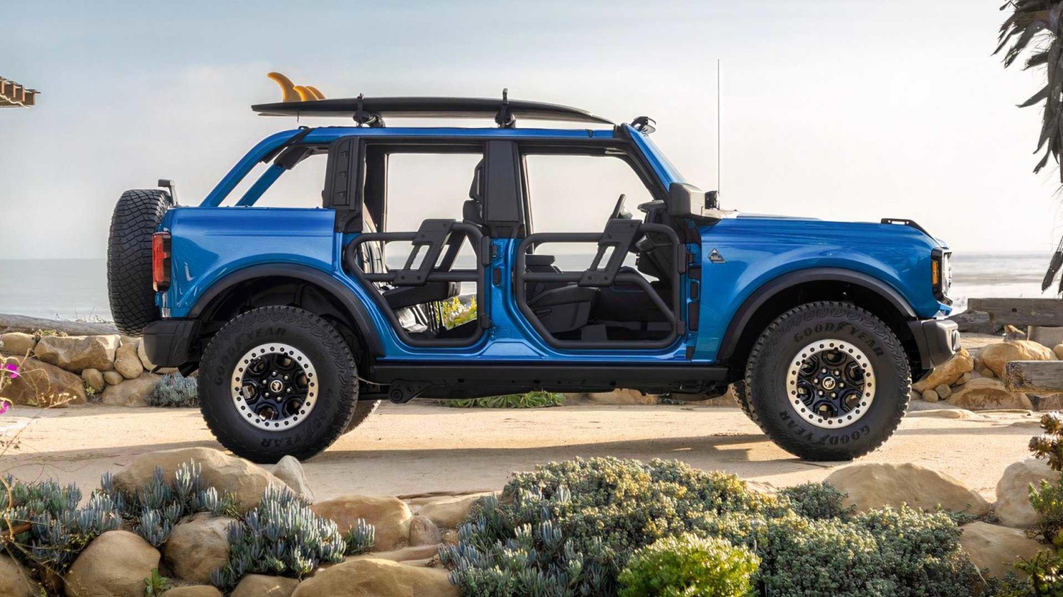 Ford Patents In-Car Communuication Tech That Can Read Your Lips