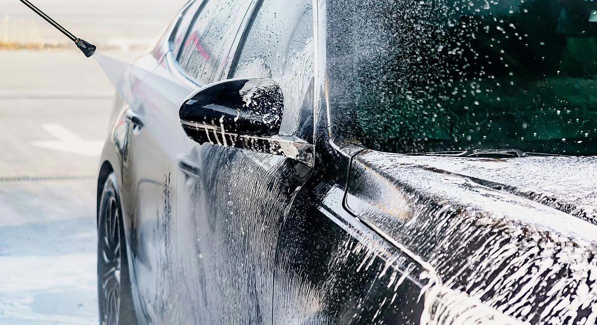 Cuidar el coche como un profesional: las claves de los expertos para mantenerlo muchos años como el primer día