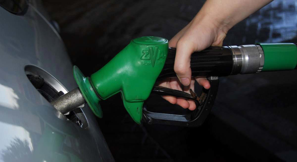 Estás gastando más dinero en combustible por culpa de estos errores en el coche: así puedes reducir el consumo según los expertos