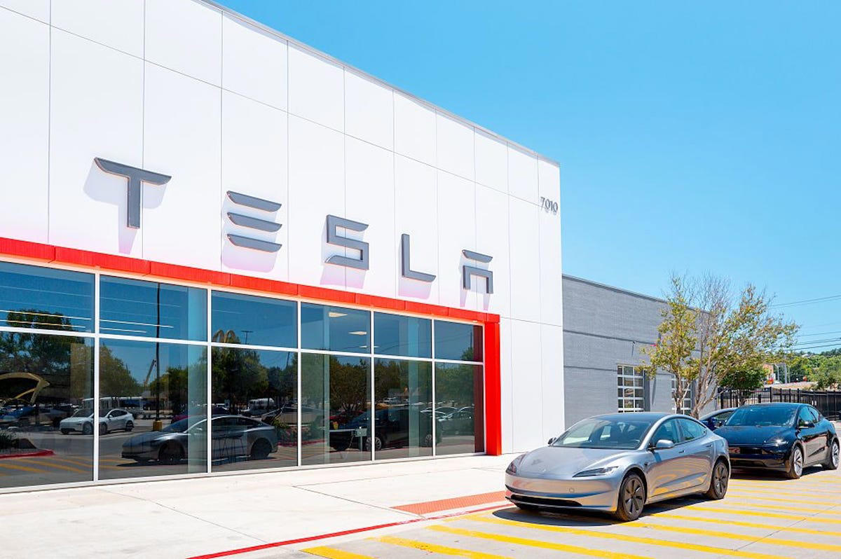Bombazo de Elon Musk: un Tesla Cybercab sin volante ni pedales verá la luz "en unos pocos meses"