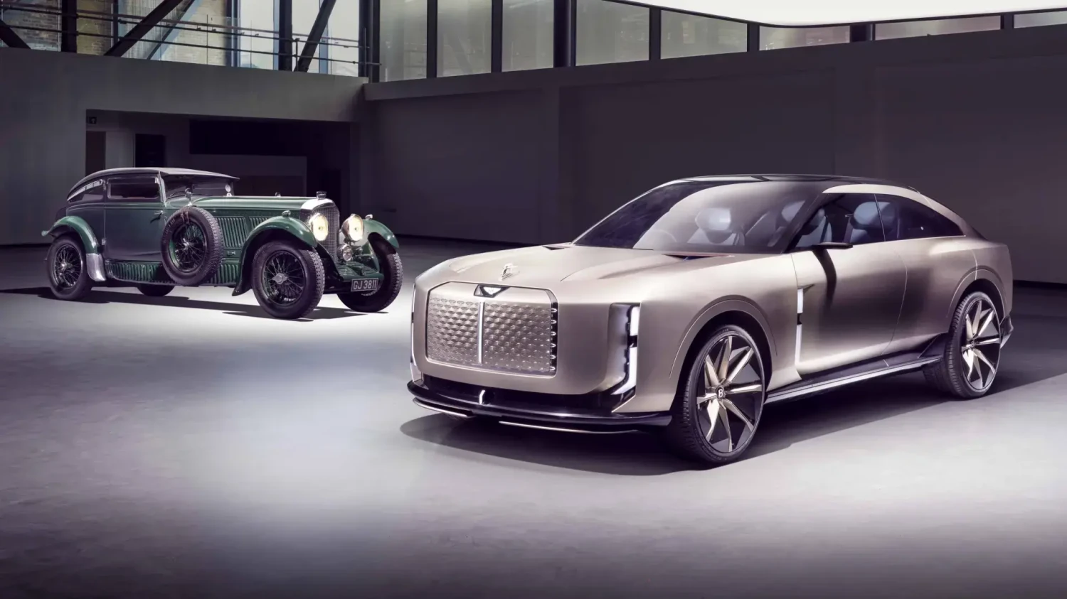 Bentley, Así es cómo el Bentley 'Blue Train' inspiró el concepto del EXP 15. ¿Te encanta? ¿Te repugna? "Te ha hecho reflexionar sobre su futuro"