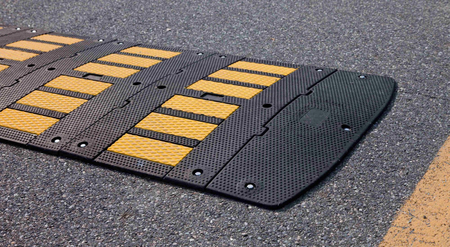 Frenar antes de un resalto no es opcional: esta es la poderosa razón