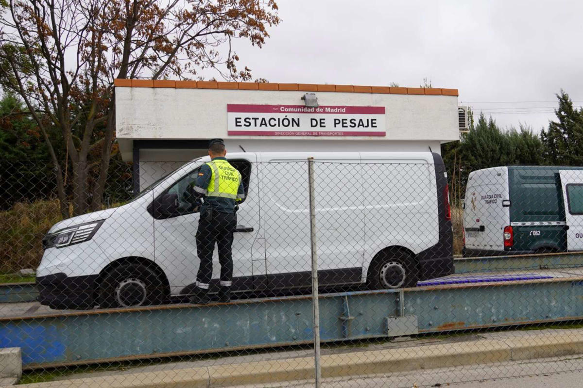 La DGT activa una campaña especial de vigilancia de las furgonetas en la semana del Black Friday