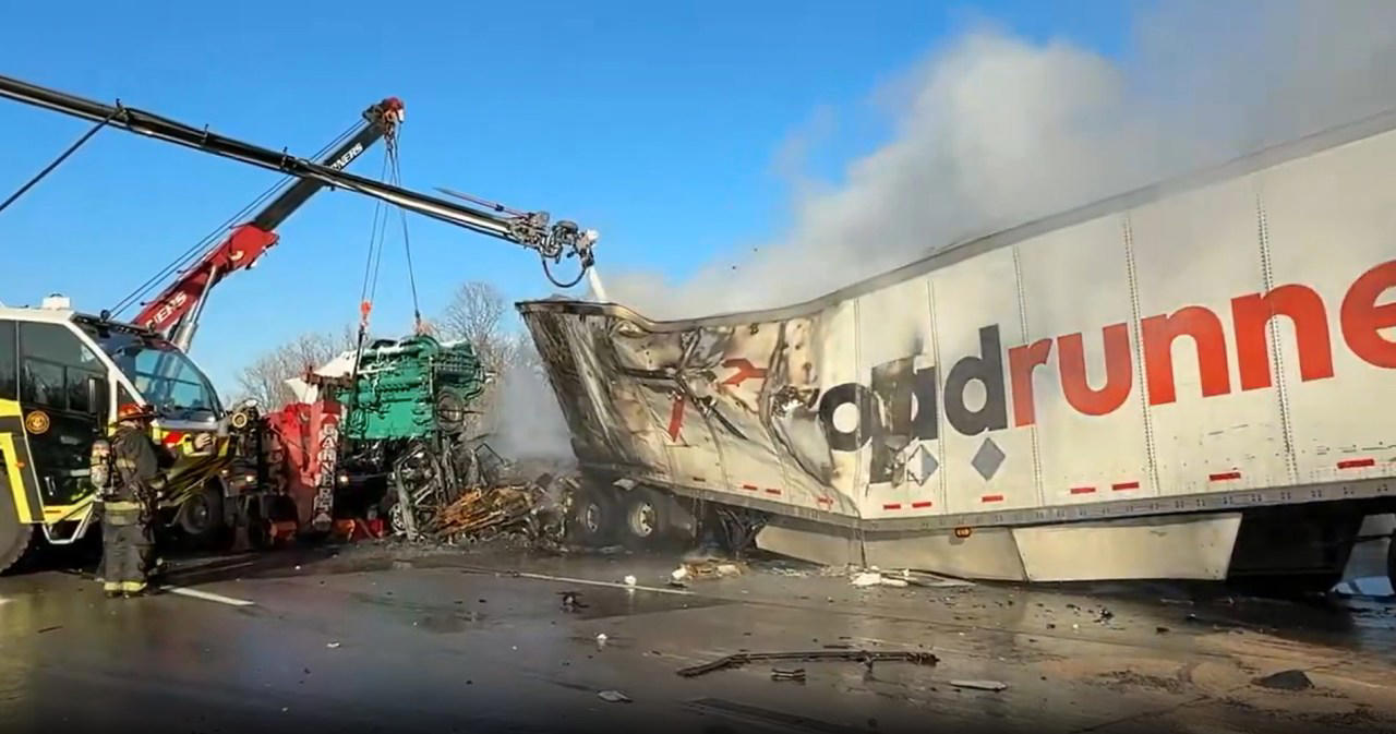 I-465 NB on west side reopens after semi fire caused closure for hours