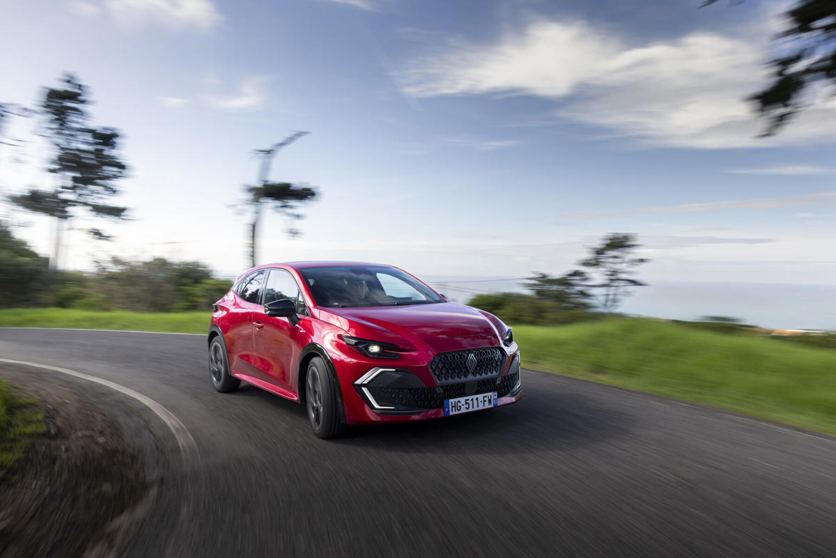 ¿Cuáles son los coches de gasolina que menos consumen en 2026?