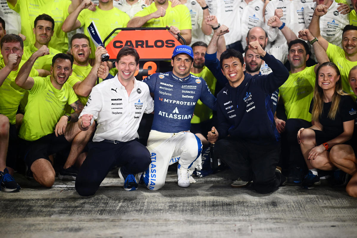 Williams quiere luchar por los títulos en 2030 con Sainz y Albon