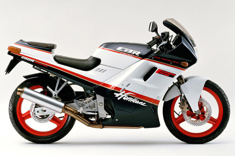 ホンダ「CBR250R」（1987年）【80年代に登場したホンダのバイク図鑑】