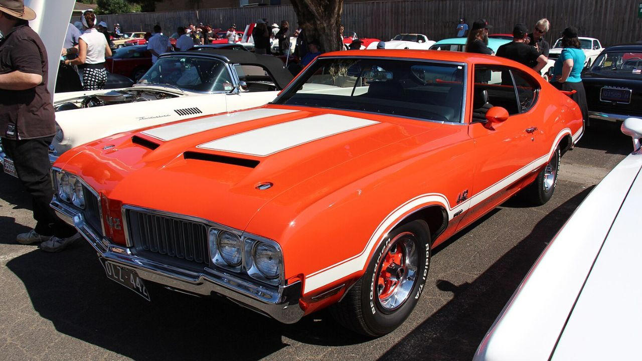 Oldsmobile engineered the 442 W-30 with details most drivers never noticed