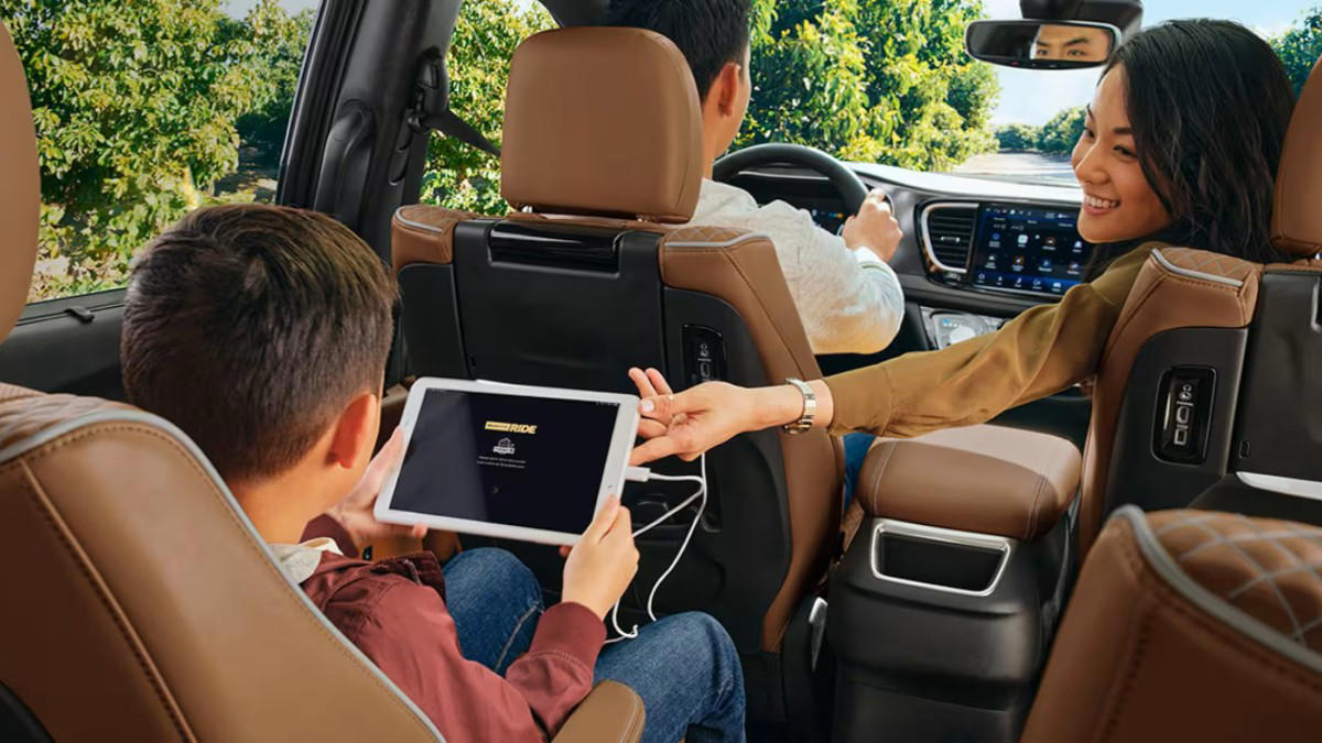 Chrysler recalls nearly 180,000 Pacifica and Voyager vans for bad airbags