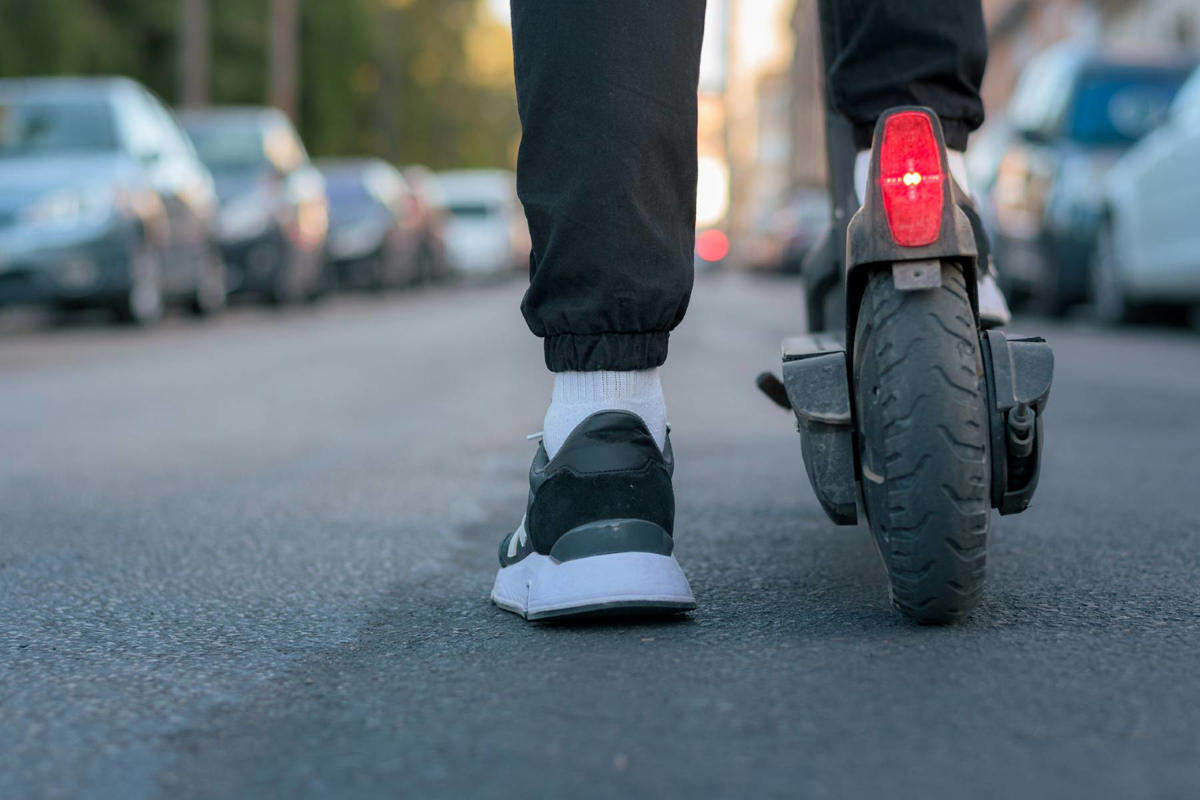 Registro y seguro obligatorio para patinetes eléctricos: qué debes saber, cuánto cuesta y cómo elegir bien