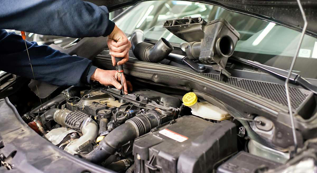 Si tu coche consume más o ha perdido respuesta puede ser que tengas alguno de estos problemas, avisan los mecánicos
