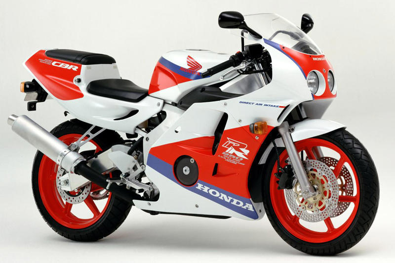ホンダ「CBR250RR」（1990年）【90年代に登場したホンダのバイク図鑑】