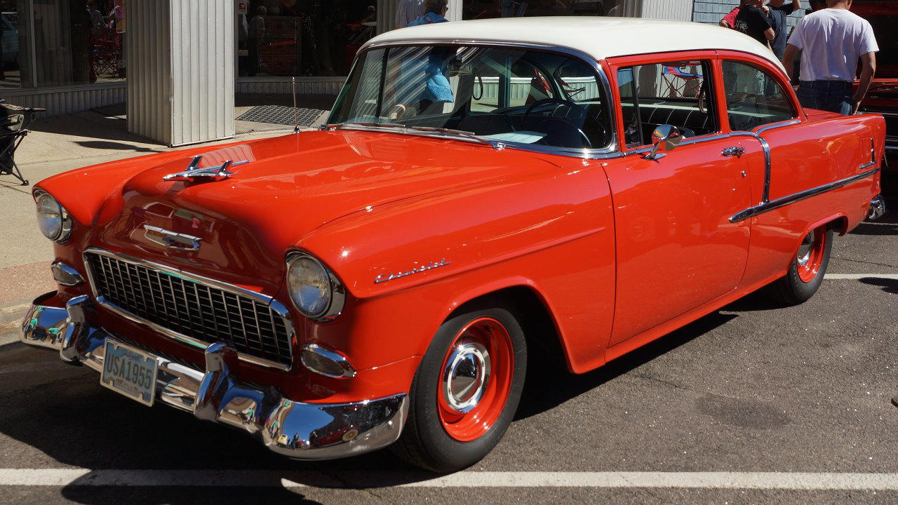 Chevrolet, Ford, 1955 Chevrolet 210 and 1955 Ford Customline shared the road but not the same future