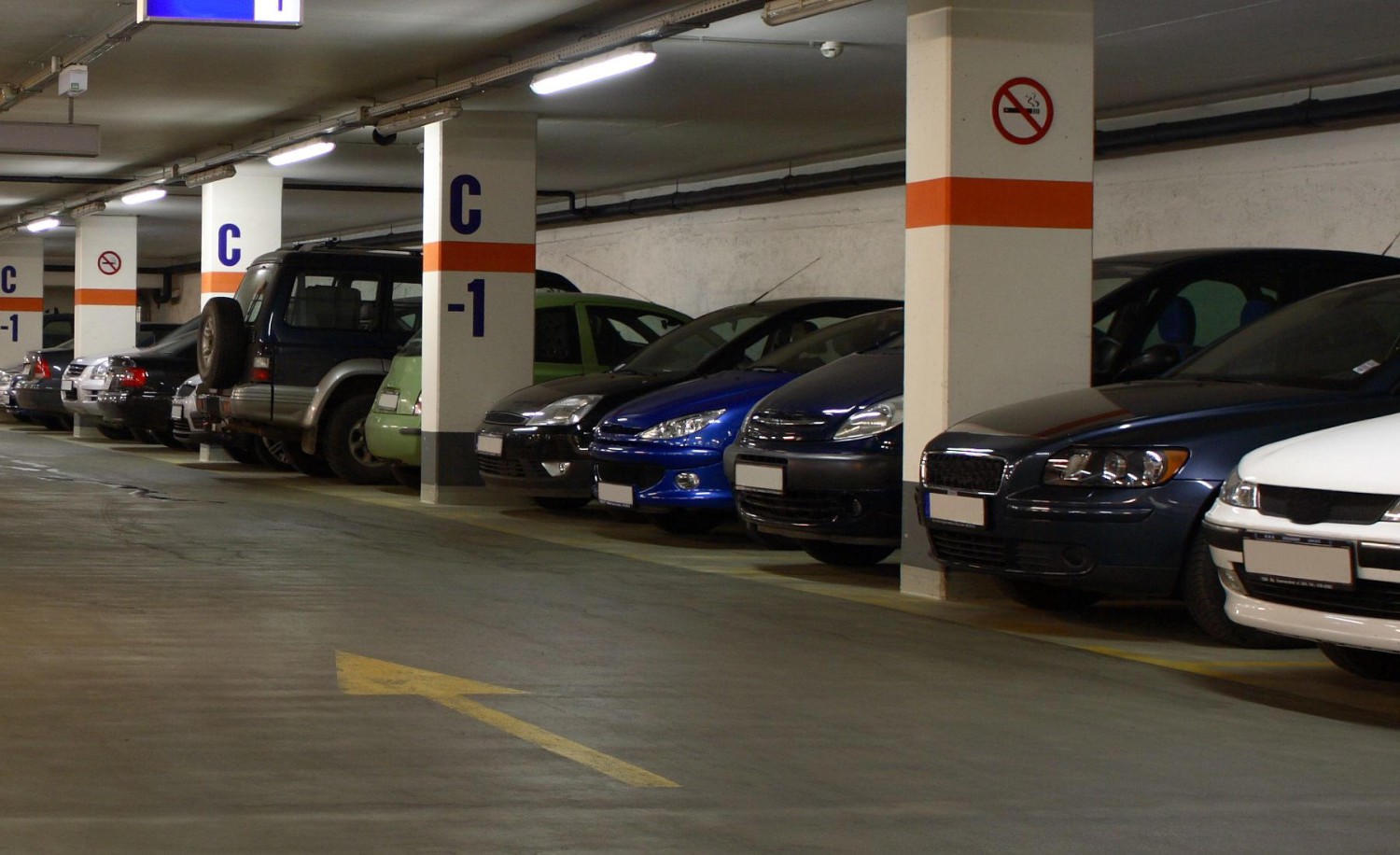Si aparco en una plaza de garaje que no es mía, ¿me pueden multar? Estas son las consecuencias