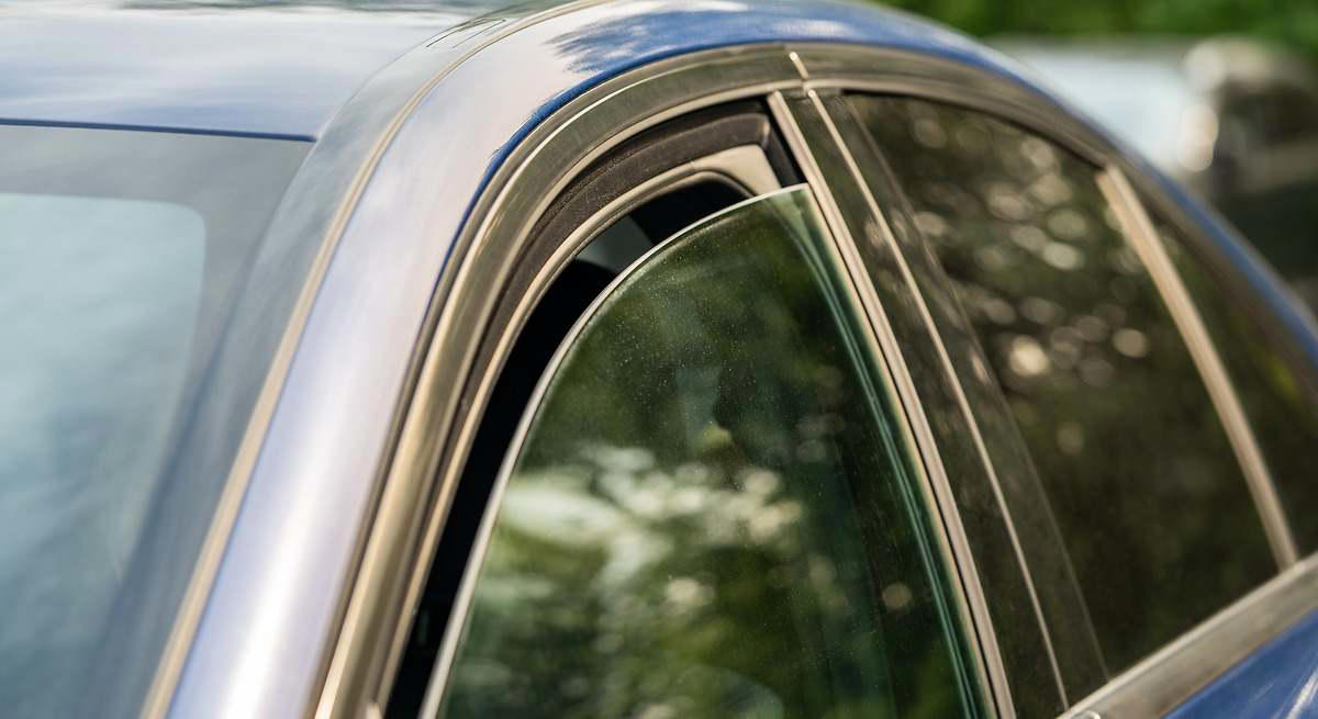 Sergio Cruz, conductor profesional: "La ventana del coche siempre debe ir subida"