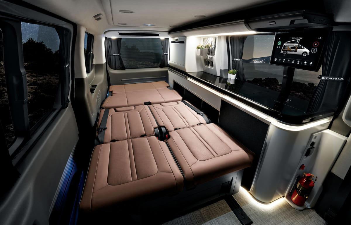 Hyundai nos hace soñar con este prototipo de camper basado en el Staria al que no le falta de nada