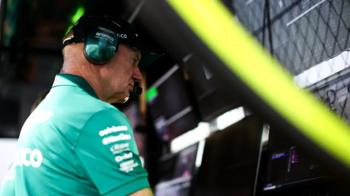 Aston Martin, Honda, Palo a Aston Martin: filtran que una petición de Newey a Honda provocó las vibraciones del AMR26