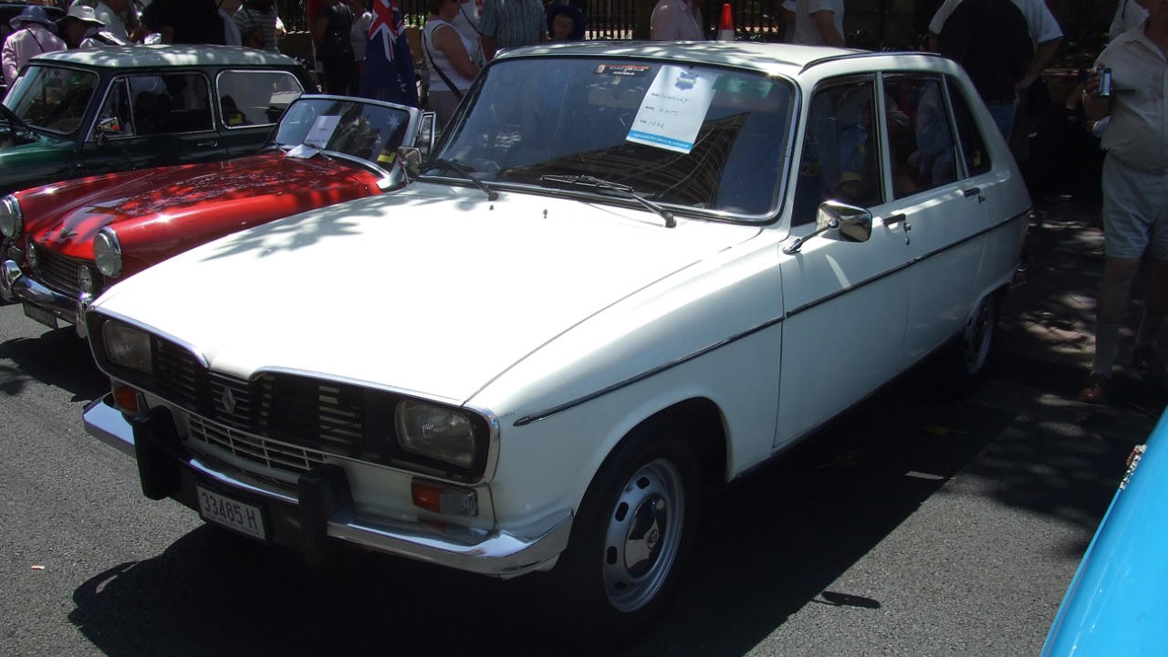 Renault, When the 1965 Renault 16 changed family cars