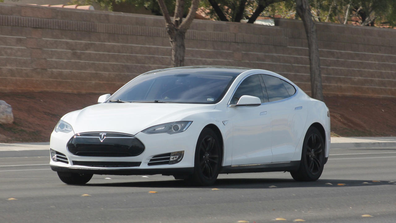 The overlooked reason modern cars burn through tires faster