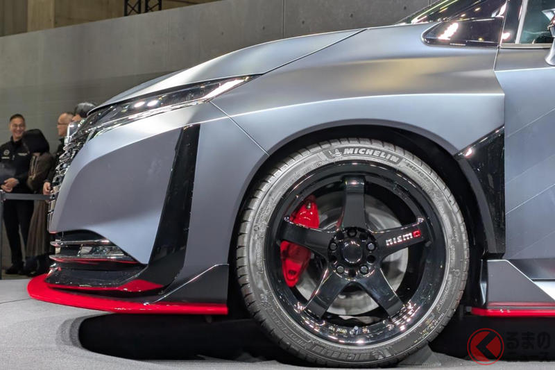 日産「オーラNISMO RS コンセプト」初公開! 1.5リッターターボ×e-POWERで最強のパワーウェイトレシオ実現! 「R32型GT-R」の“伝説的ホイール”装着した「スポーツモデル」の狙いとは!