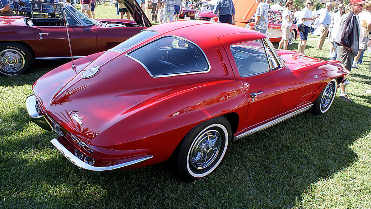 When the 1963 Chevrolet Corvette split the window