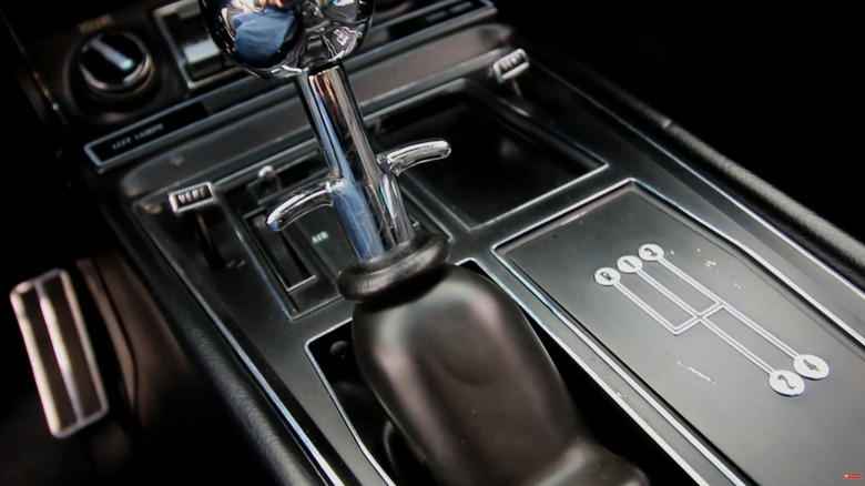 What's the difference between the Muncie M20, M21, and M22 transmissions?