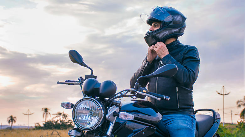 5 must-have motorcycle gear and accessories for long-distance rides