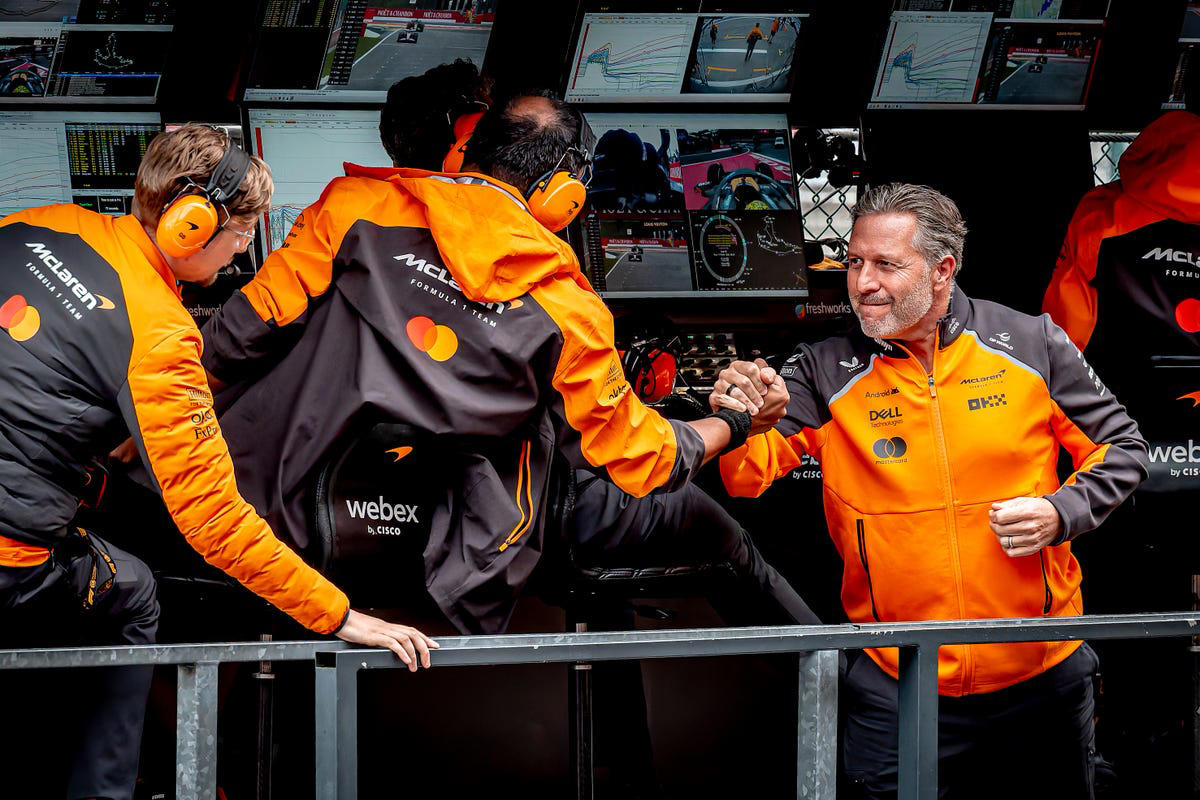 Zak Brown advierte sobre el peligro de la F1 en 2026: "Queda trabajo por hacer con la FIA"