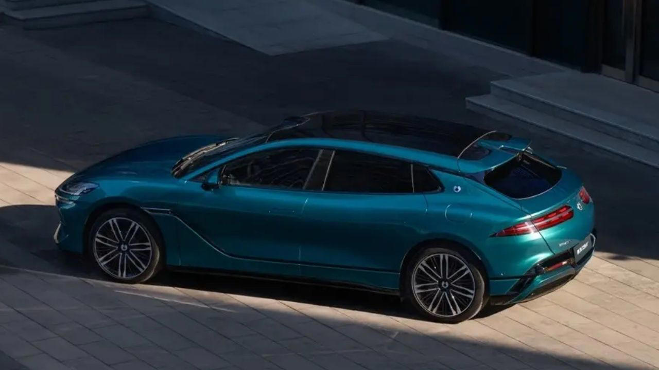 BYD se ríe de Audi y BMW y enseña su GT familiar actualizado, con 1.155 CV