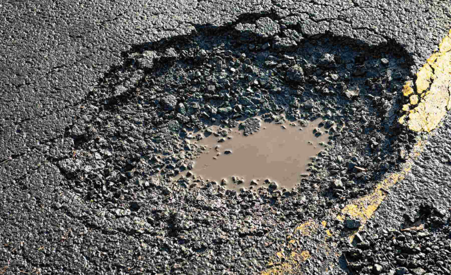 ¿Adiós a los baches en Madrid? 18,5 millones contra los socavones tras las borrascas
